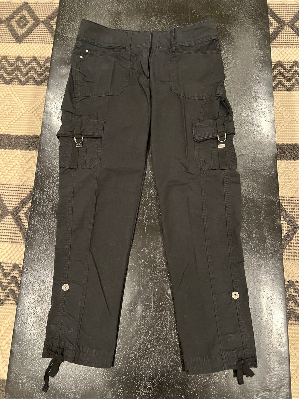 White House Black Market Black Cropped Cargo Pants Size 2 - Picture 12 of 12